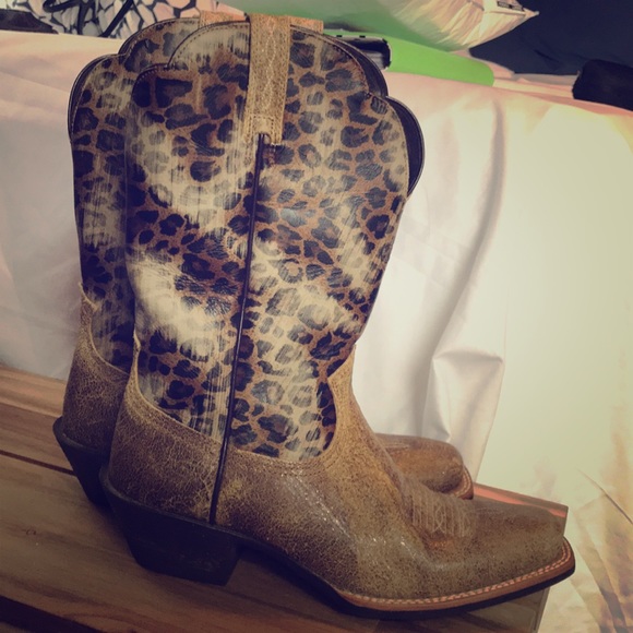Ariat Shoes - SaleAriat Leopard cowboy boots